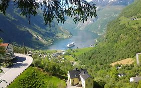 Lunheim In Geiranger